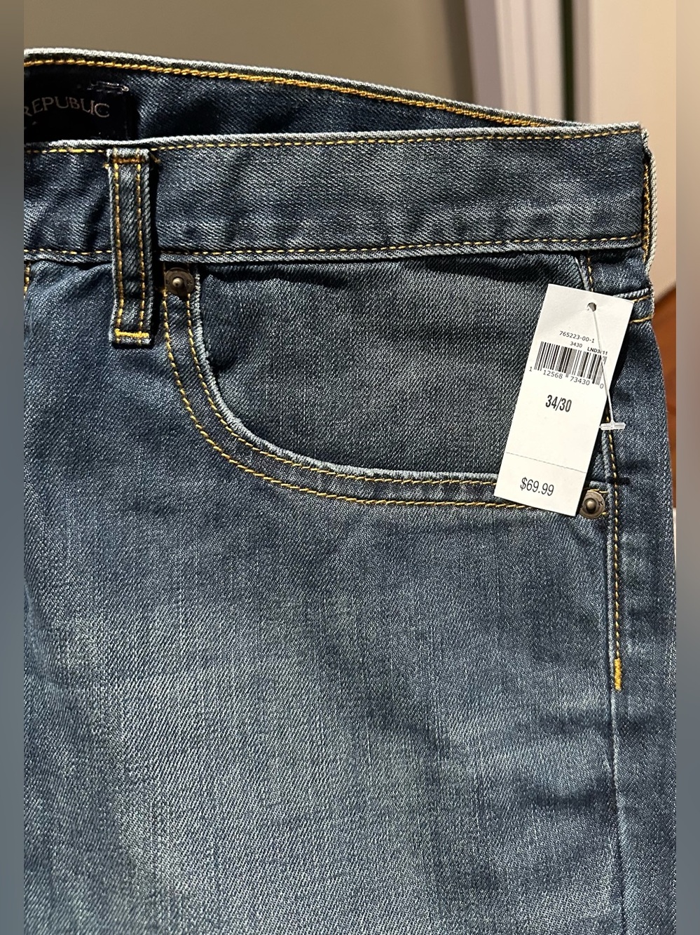 Banana Republic Men's Slim Straight Jeans in Medium Blue